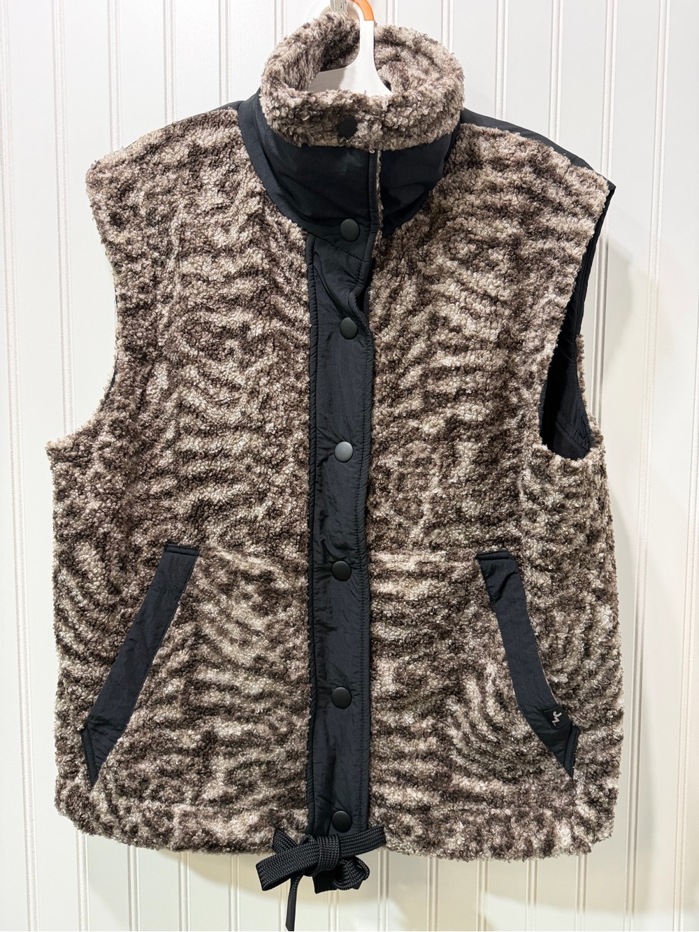 JoyLab Sherpa snap-up Vest - Brown/Black